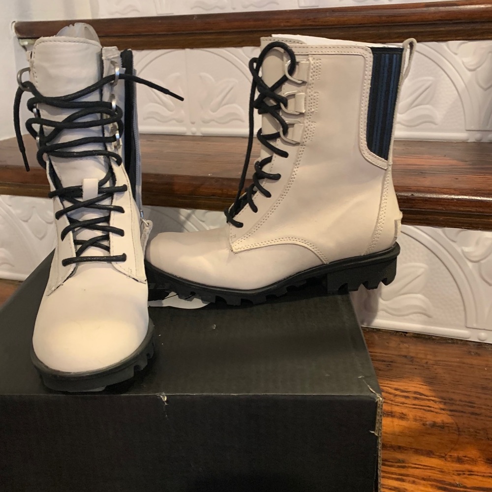 Sorel Phoenix Lace Boots